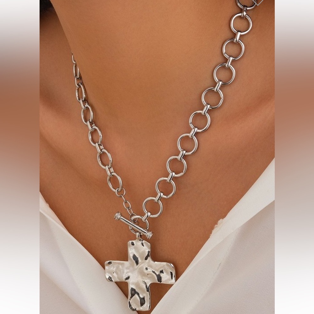 Gold Plated Silver Tone Hammered Cross Front Toggle Necklace 18” Chain